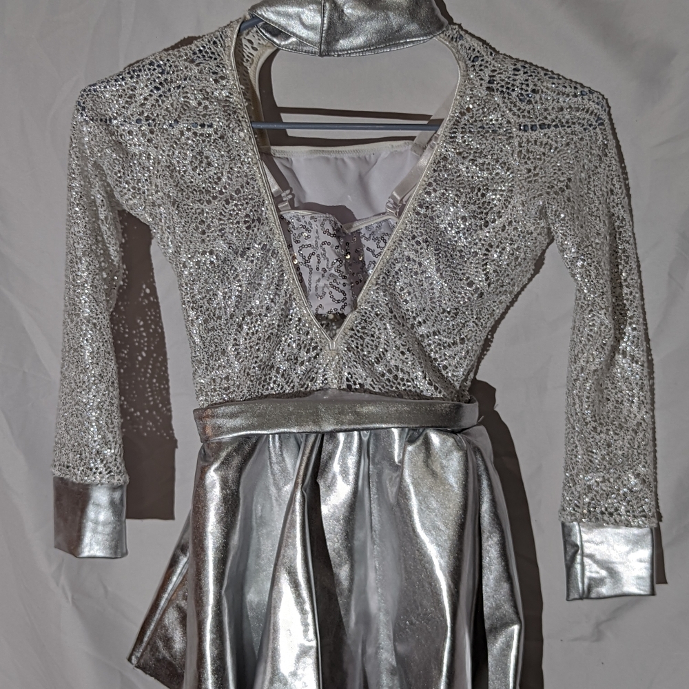 10th House silver dance, Halloween costume